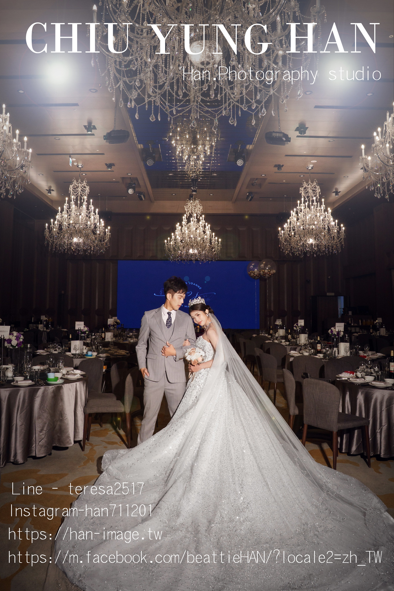 台中婚禮紀錄｜萊特薇庭純宴客也能甜成一部愛情電影💕 新人：冠宇 ＆ 君宴 攝影師：邱永漢Han 新秘：林潼恩 新娘在走廊仙氣登場 拖著夢幻閃閃婚紗 下一秒— 轉過身發現，是新郎滿臉藏不住的開心+😍！ 你看那眼神，真的在說：「我老婆今天怎麼這麼美啦！！！」 甜到攝影師都在旁邊笑瘋❤️ 📸 捕捉這些只有你們懂的小情緒，我們最會！ 每個畫面，都像電影裡才會出現的高級感瞬間。 Han婚紗影像工作室,婚禮紀錄,Han婚禮紀錄 #萊特薇庭,萊特薇庭婚攝,雜誌感類婚紗,婚攝,婚紗,新秘
